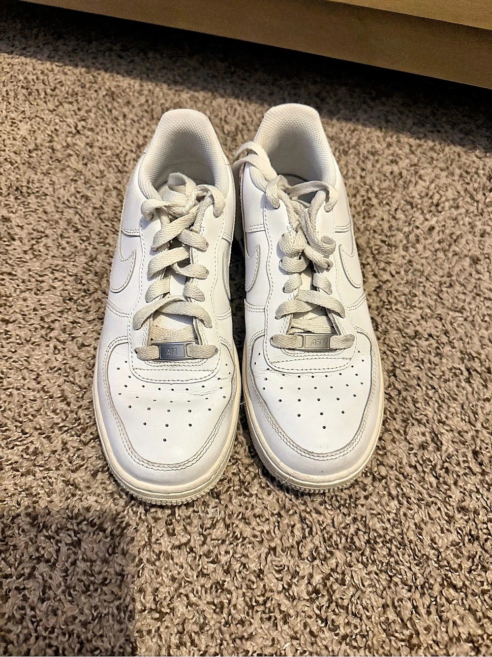 Nike Air Force 1 White US 6Y Sneakers